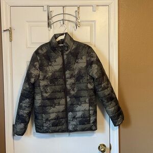 Goodfellow & Co Men’s Zipper Up Camo 
Print Puffer Jacket Size Small NWT